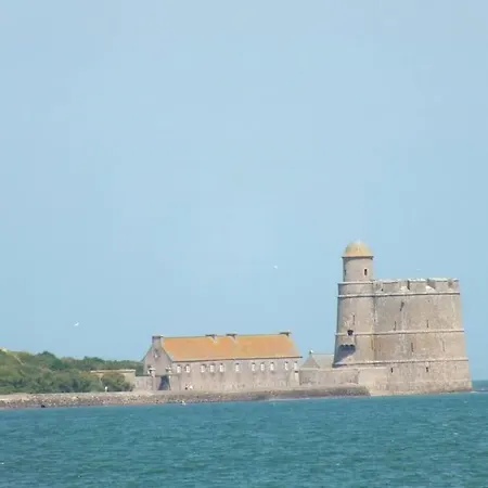Les Aigrettes, En Plein Centre, A 200m De La